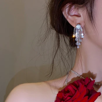 Блестящие серебряные серьги с кисточками и бриллиантами Для женщин в осенне-зимнем стиле французской элегантности в стиле ретро